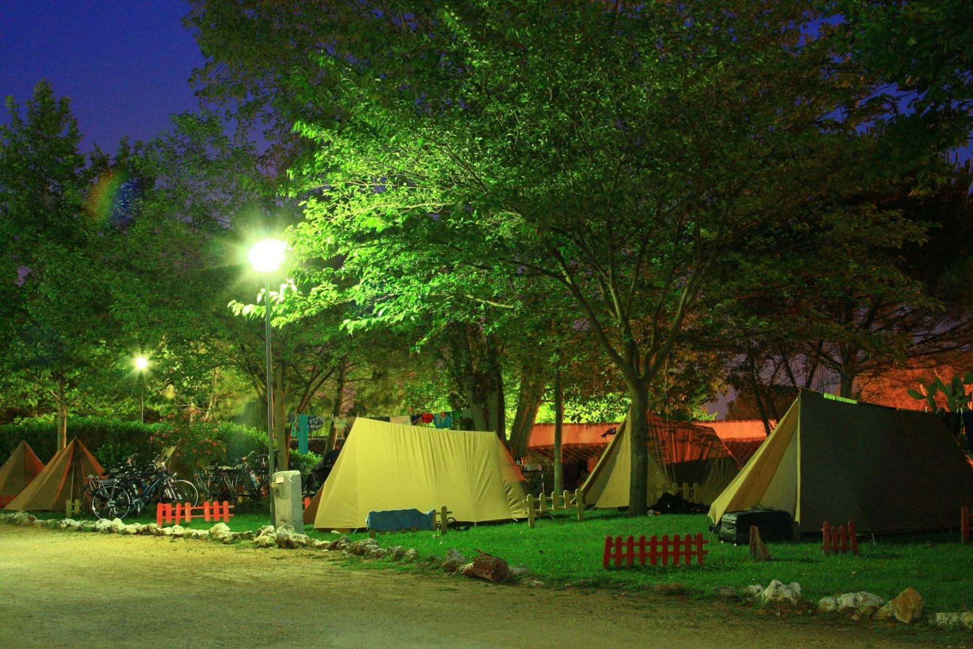 Camping Sierra De Las Nieves Yunquera Ngoại thất bức ảnh